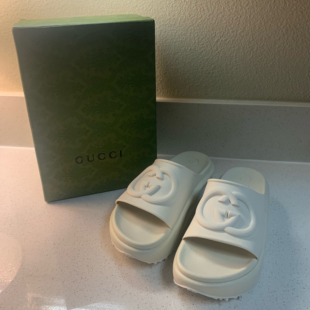 Gucci | Slide Sandal Interlocking G